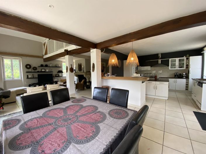 Image No.8-4 Bed House for sale