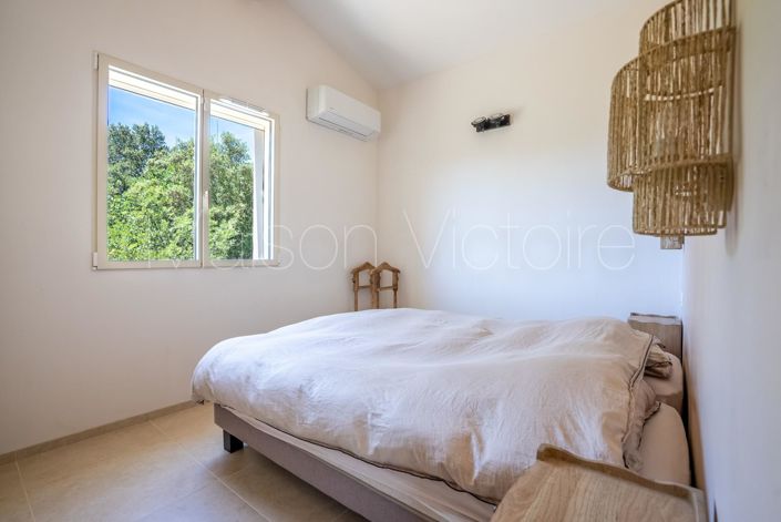 Image No.8-2 Bed House for sale