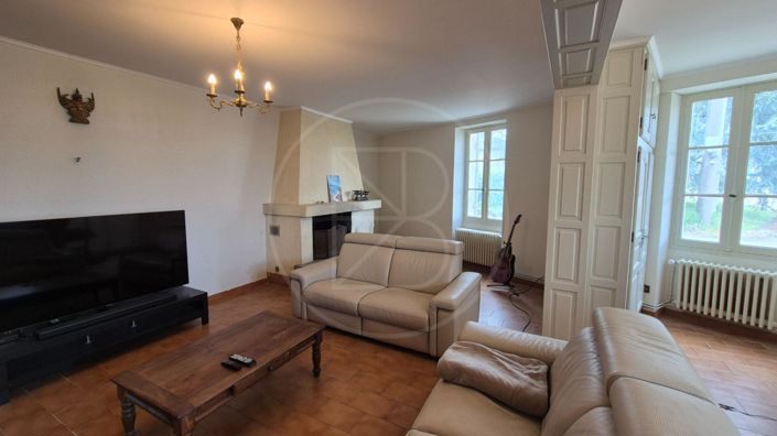 Image No.12-6 Bed House for sale