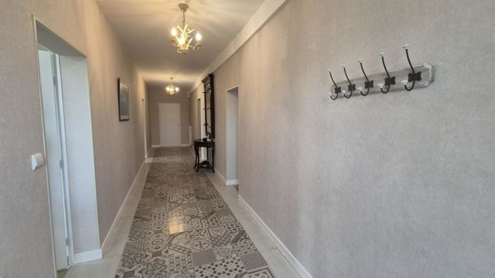 Image No.13-6 Bed House for sale