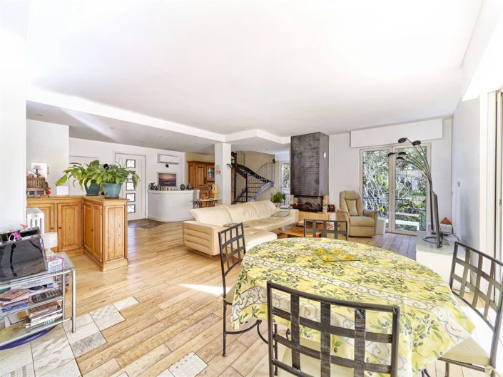 Image No.10-House for sale