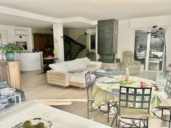 Image No.35-House for sale