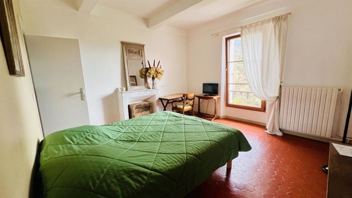 Image No.18-5 Bed House for sale