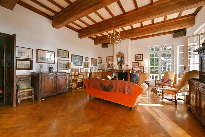 Image No.9-6 Bed House for sale