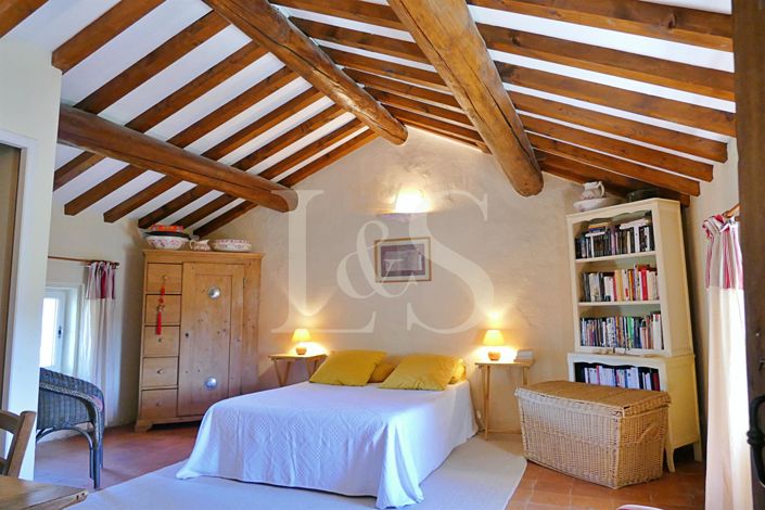 Image No.9-3 Bed House for sale