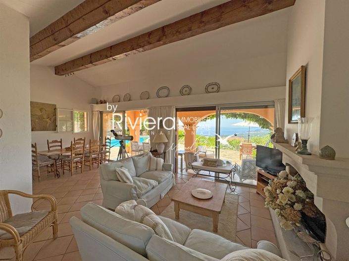 Image No.11-5 Bed House for sale