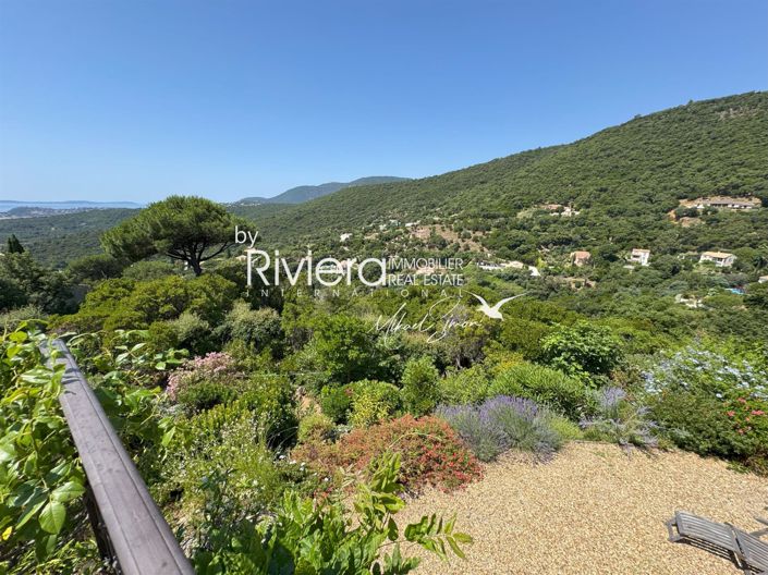 Image No.36-5 Bed House for sale