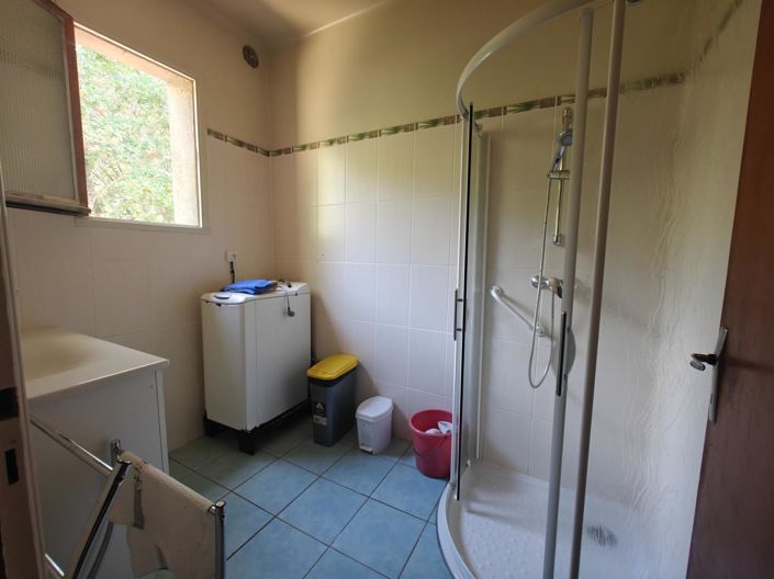 Image No.18-4 Bed House for sale