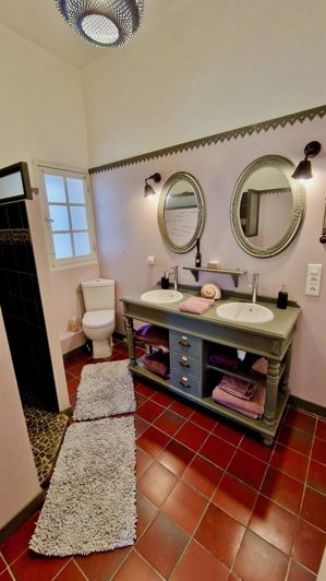 Image No.25-5 Bed Apartment for sale