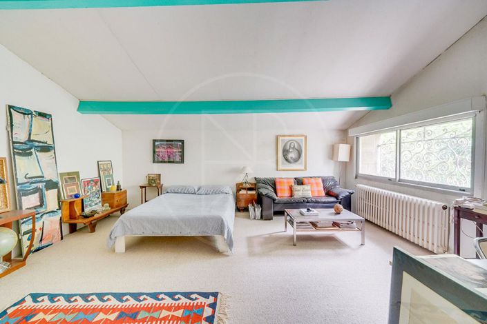 Image No.18-5 Bed House for sale