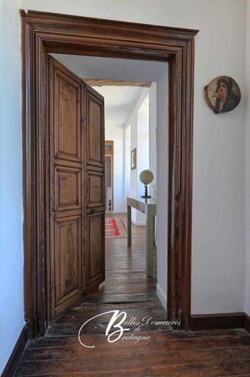 Image No.14-6 Bed Property for sale