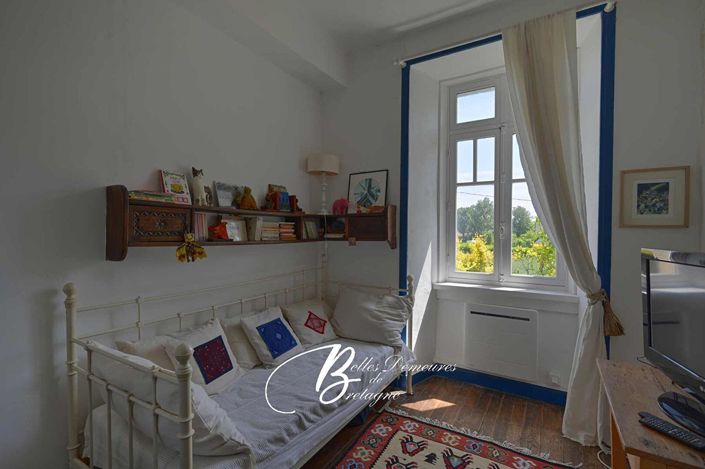 Image No.15-6 Bed Property for sale