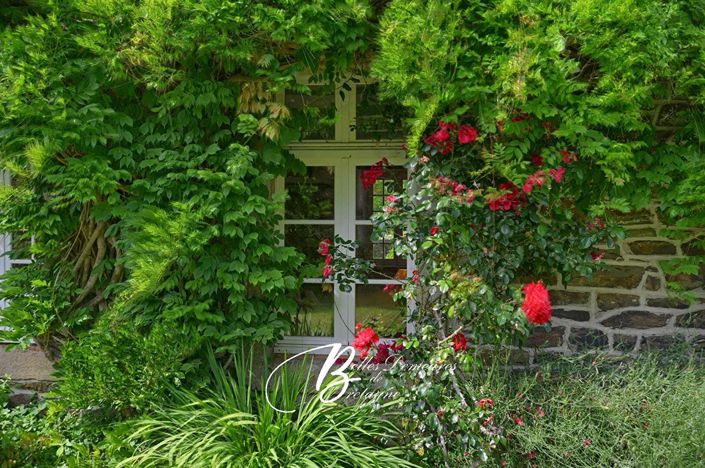 Image No.4-6 Bed Property for sale