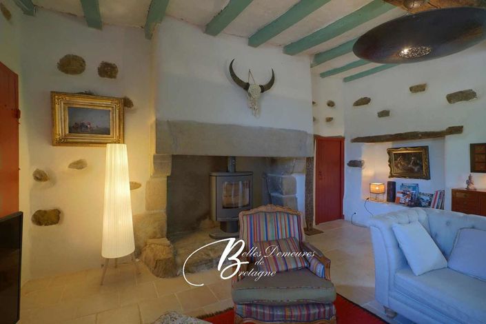 Image No.8-6 Bed Property for sale