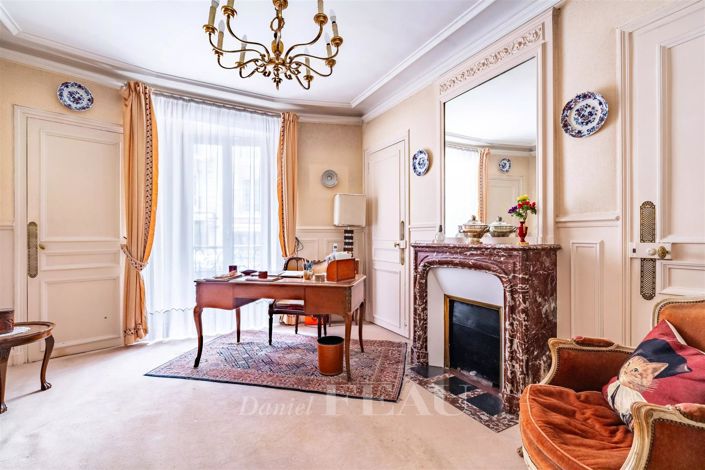 Image No.7-5 Bed House for sale