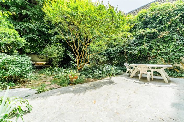 Image No.8-5 Bed House for sale