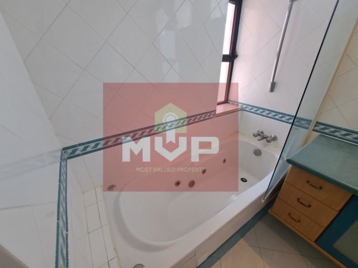 Image No.15-5 Bed Apartment for sale