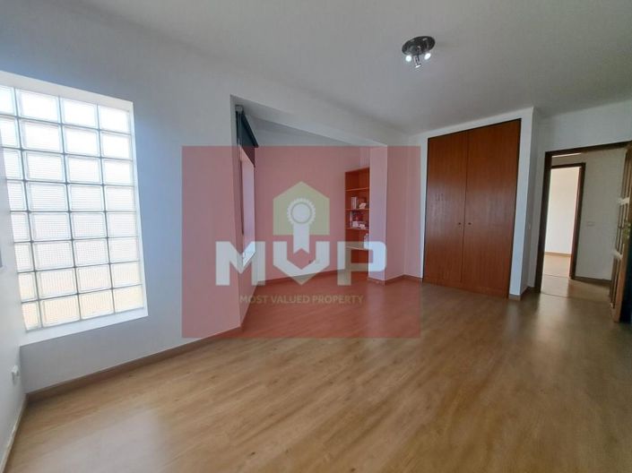 Image No.18-5 Bed Apartment for sale