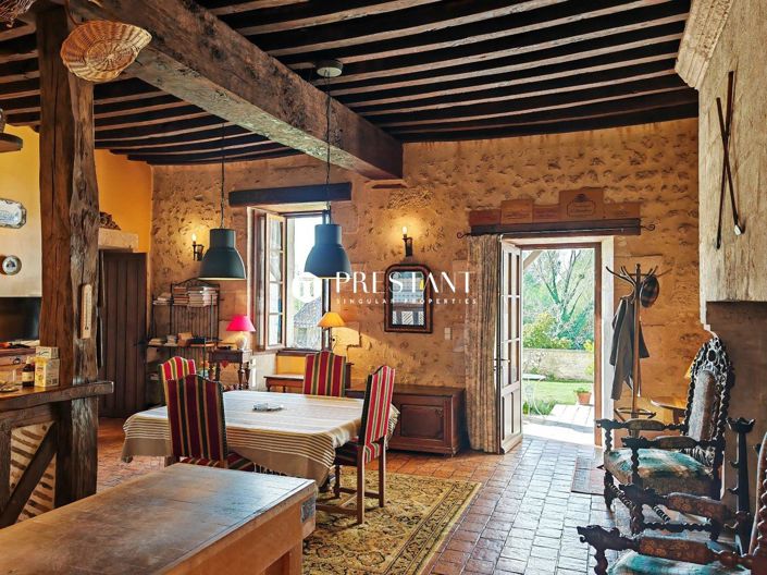 Image No.2-4 Bed Property for sale