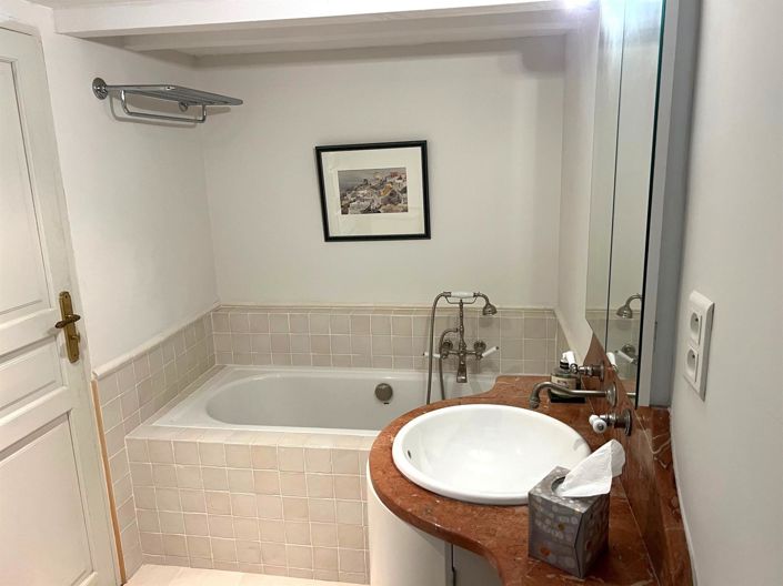 Image No.11-3 Bed House for sale