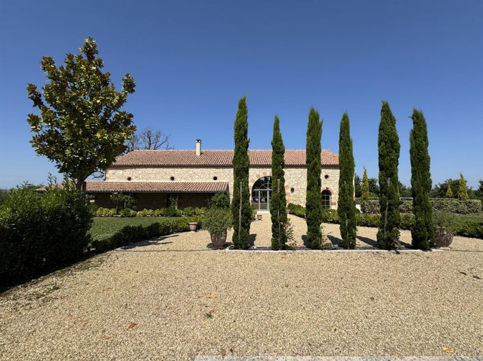 Image No.2-6 Bed Property for sale