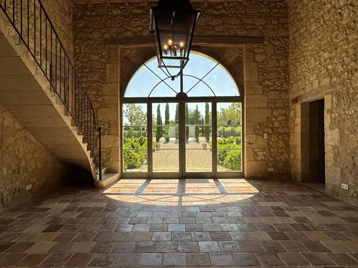 Image No.6-6 Bed Property for sale