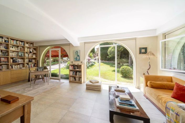 Image No.5-4 Bed House for sale