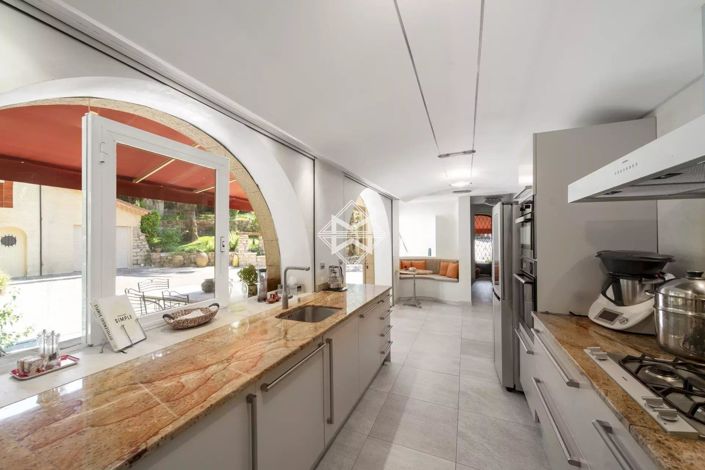 Image No.7-4 Bed House for sale