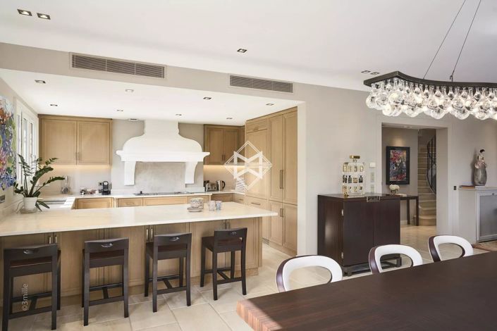 Image No.12-5 Bed House for sale