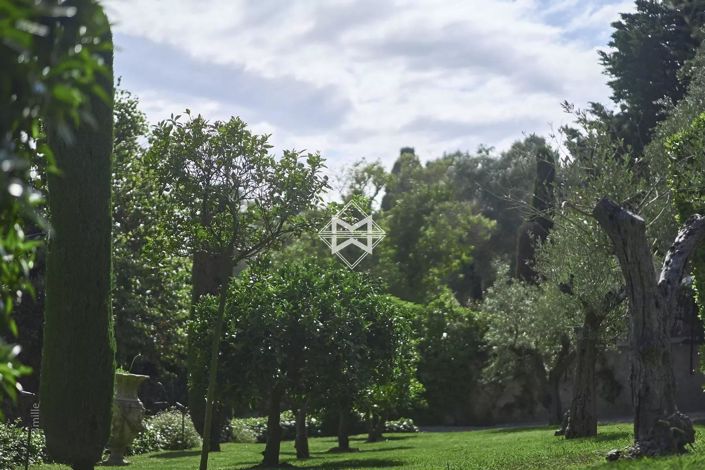 Image No.6-5 Bed House for sale