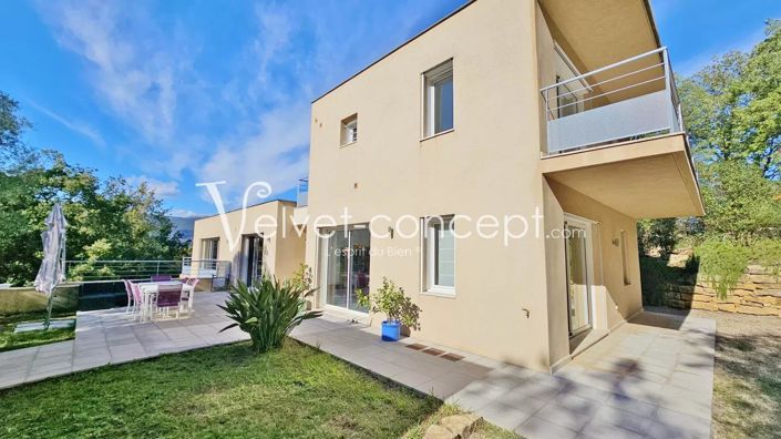 Image No.1-3 Bed House for sale