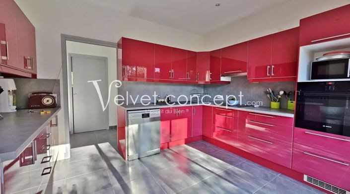 Image No.2-3 Bed House for sale