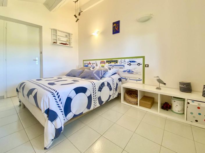 Image No.11-5 Bed House for sale