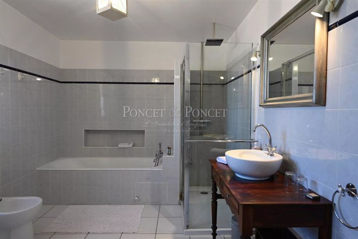 Image No.17-10 Bed House for sale