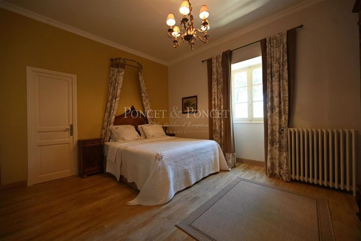 Image No.18-10 Bed House for sale