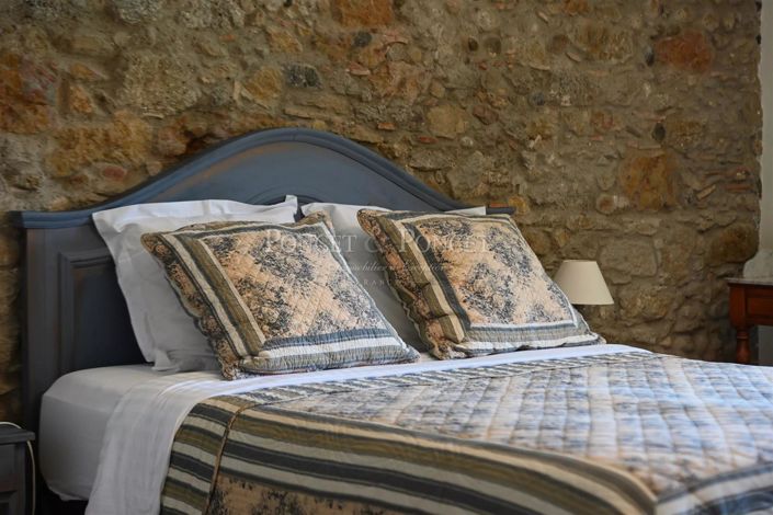 Image No.20-10 Bed House for sale