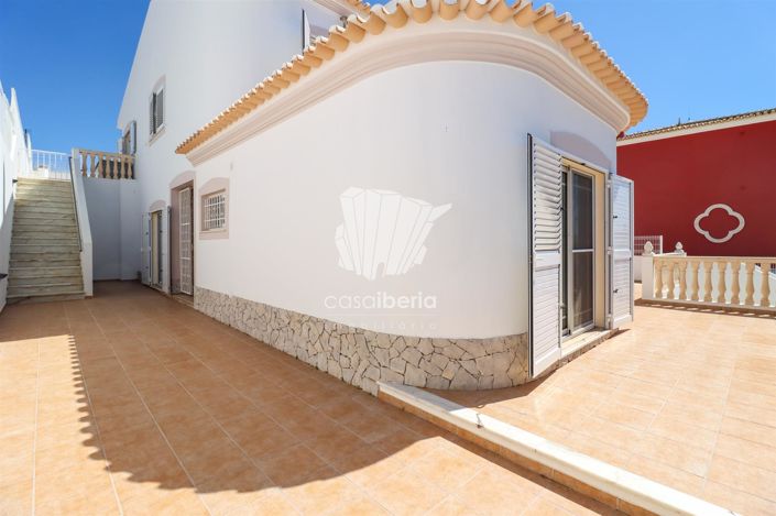 Image No.15-3 Bed House for sale