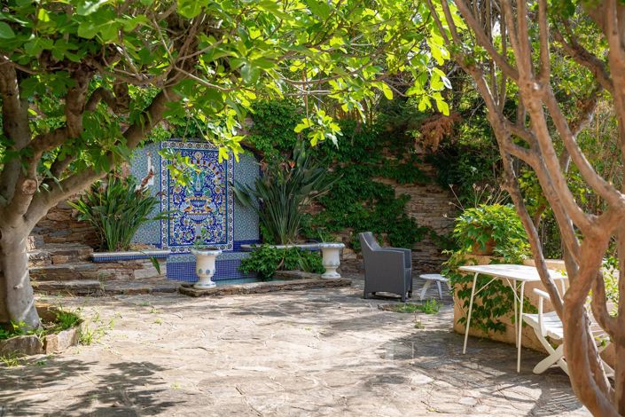 Image No.6-6 Bed House for sale