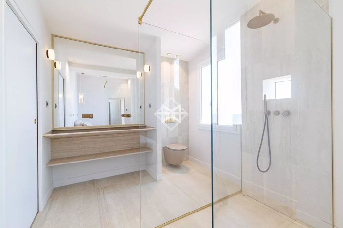 Image No.14-3 Bed House for sale