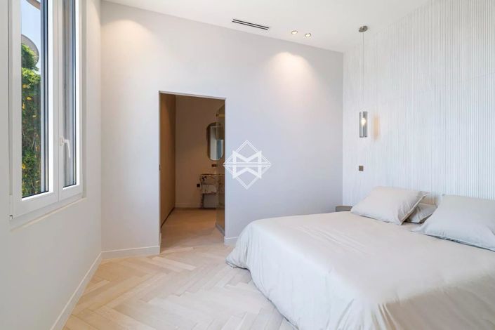 Image No.17-3 Bed House for sale