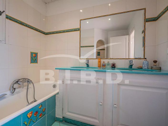 Image No.14-4 Bed House for sale