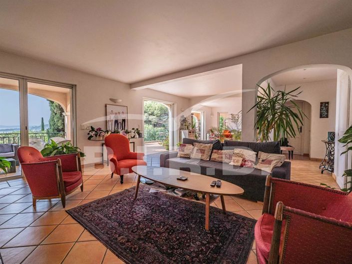 Image No.7-4 Bed House for sale