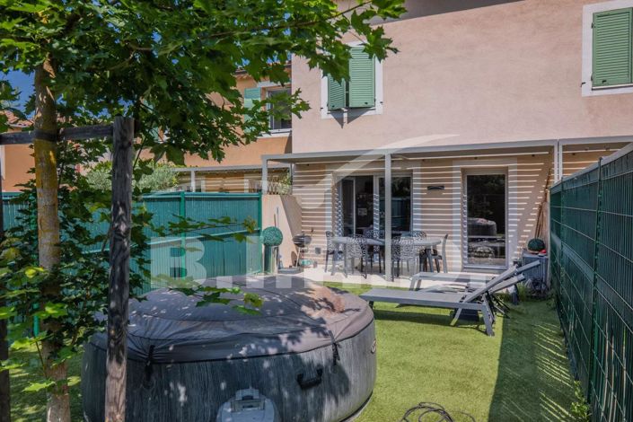 Image No.1-3 Bed House for sale