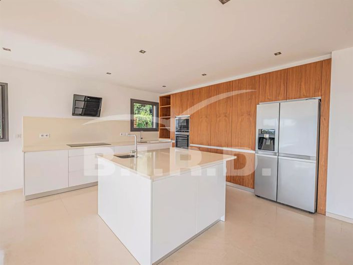 Image No.5-5 Bed House for sale