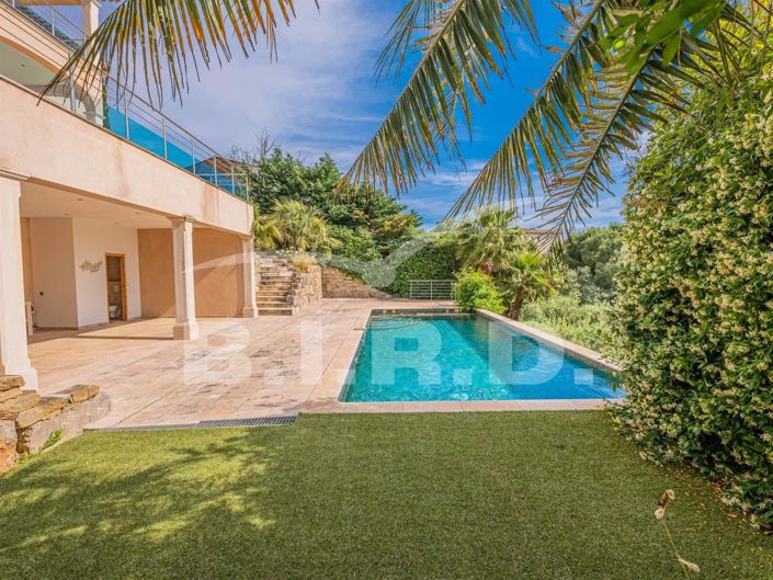 Image No.9-5 Bed House for sale