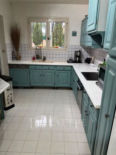 Image No.6-4 Bed House for sale