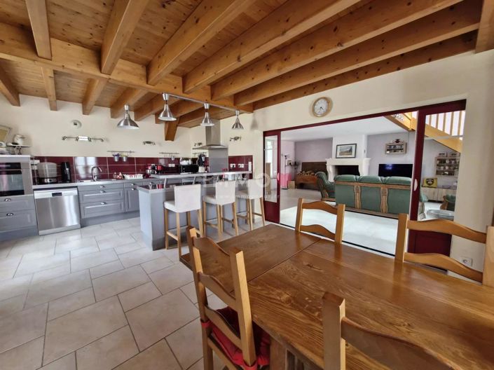 Image No.17-4 Bed House for sale