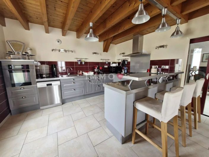 Image No.18-4 Bed House for sale