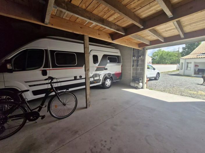 Image No.19-4 Bed House for sale