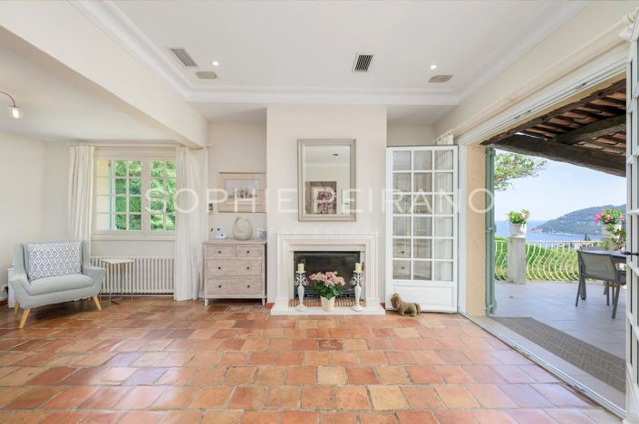 Image No.5-5 Bed House for sale